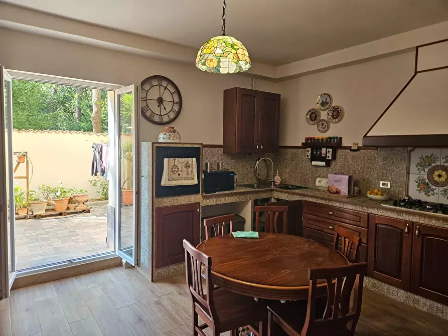 Immagine 5 di Appartamento in vendita  a Livorno