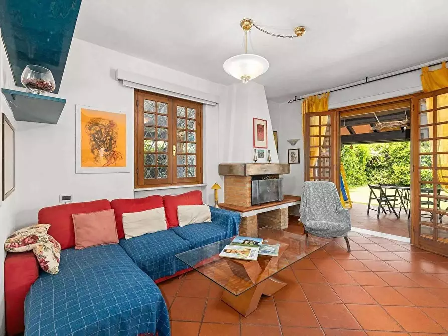 Immagine 11 di Villa in vendita  a Forte Dei Marmi
