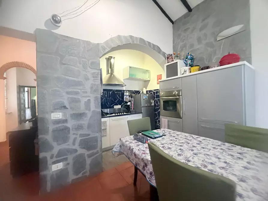 Immagine 3 di Appartamento in vendita  a Massa