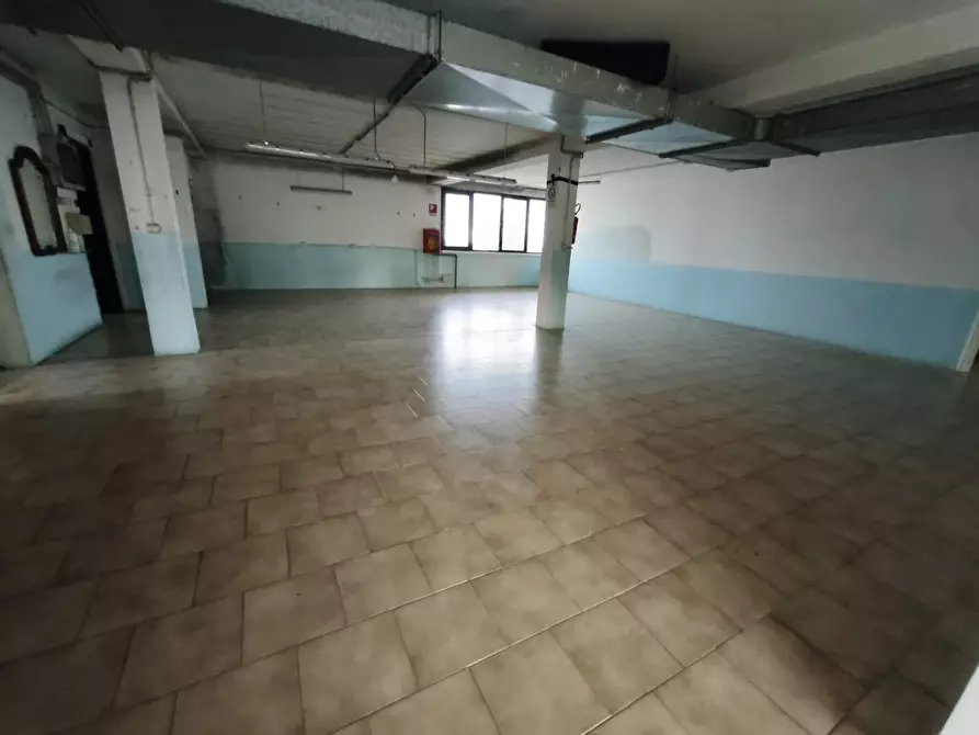 Immagine 4 di Attività artigianale in vendita  a Empoli