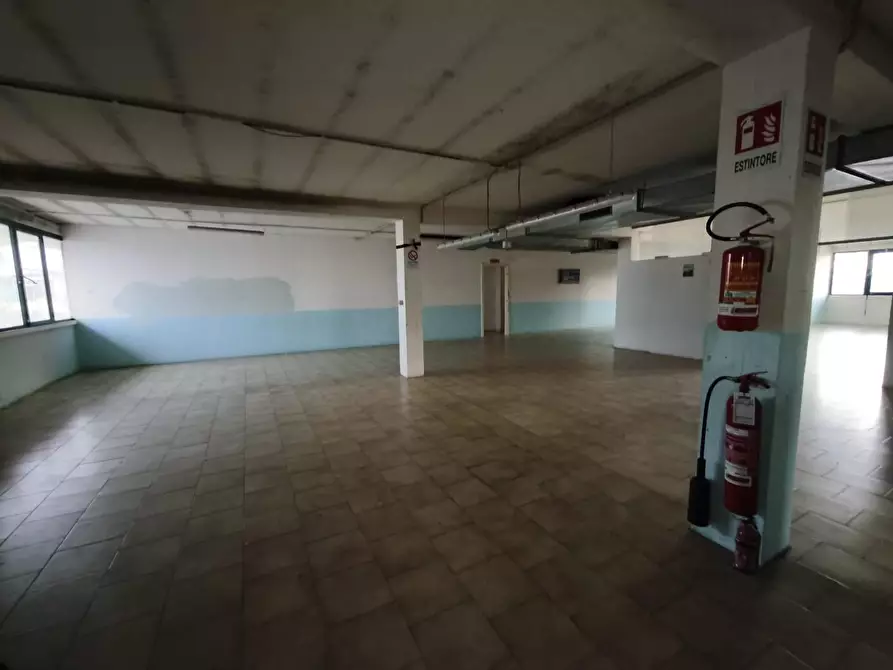 Immagine 5 di Attività artigianale in vendita  a Empoli