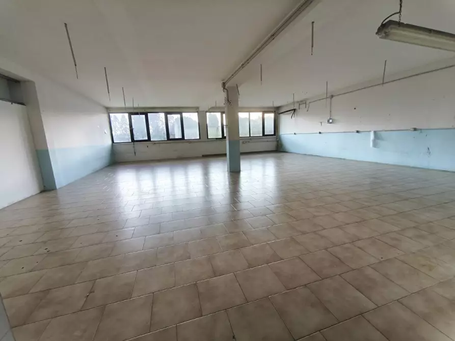 Immagine 2 di Attività artigianale in vendita  a Empoli