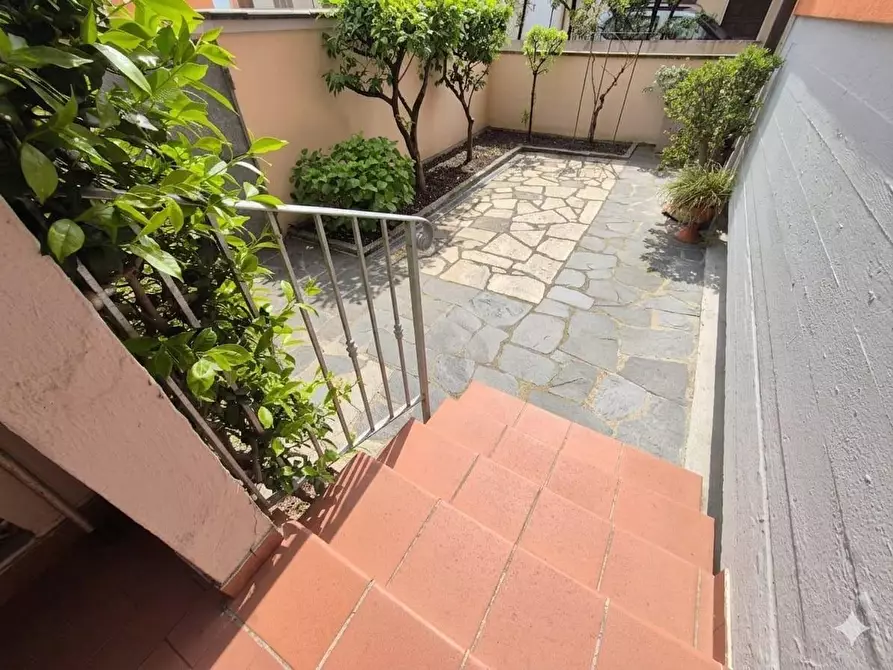 Immagine 3 di Appartamento in vendita  a Carrara