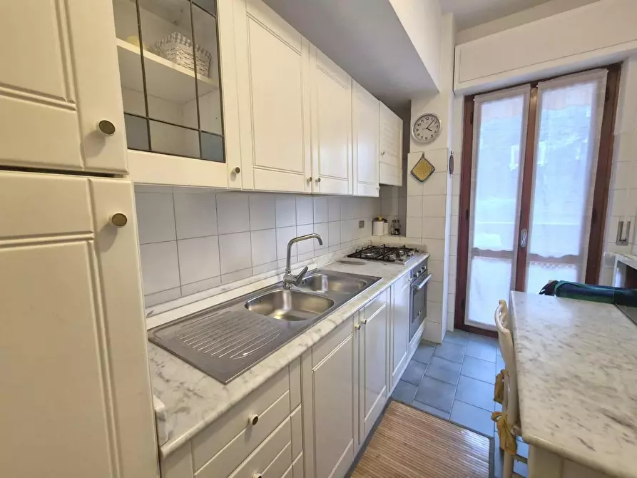 Immagine 17 di Appartamento in vendita  a Carrara