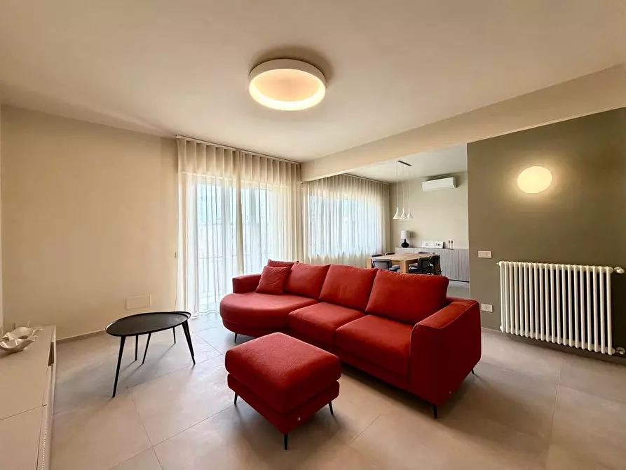 Immagine 2 di Appartamento in affitto  a Lucca