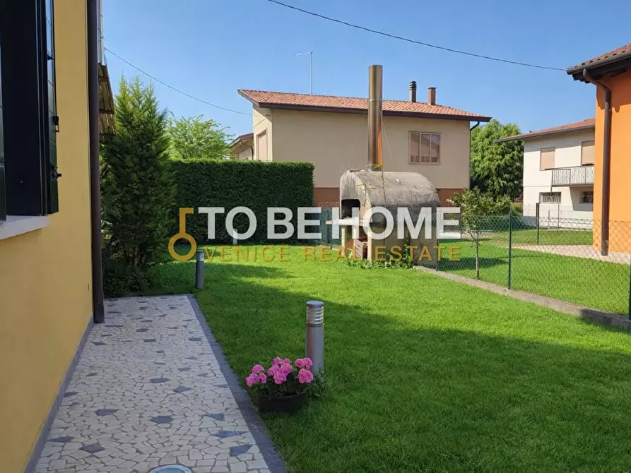 Immagine 1 di Casa bifamiliare in vendita  a Spinea
