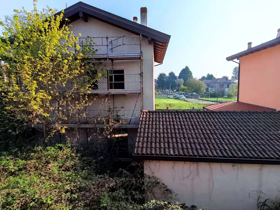 Immagine 2 di Villa in vendita  a Trovo