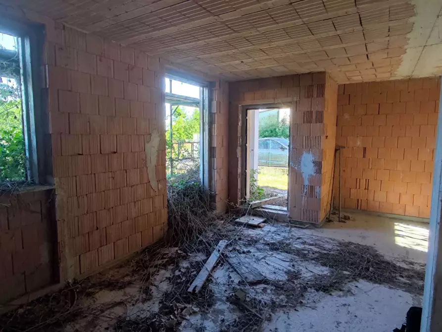Immagine 12 di Villa in vendita  a Trovo
