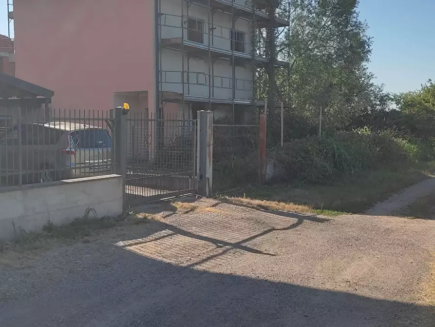 Immagine 3 di Villa in vendita  a Trovo