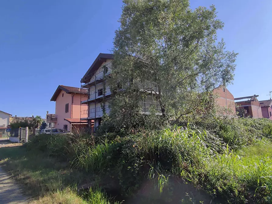 Immagine 6 di Villa in vendita  a Trovo