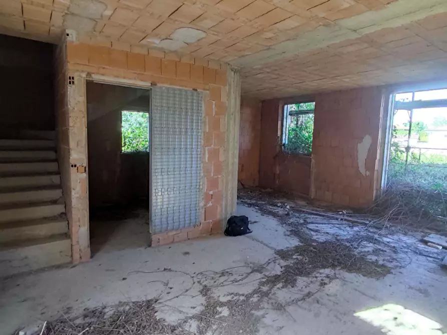 Immagine 11 di Villa in vendita  a Trovo