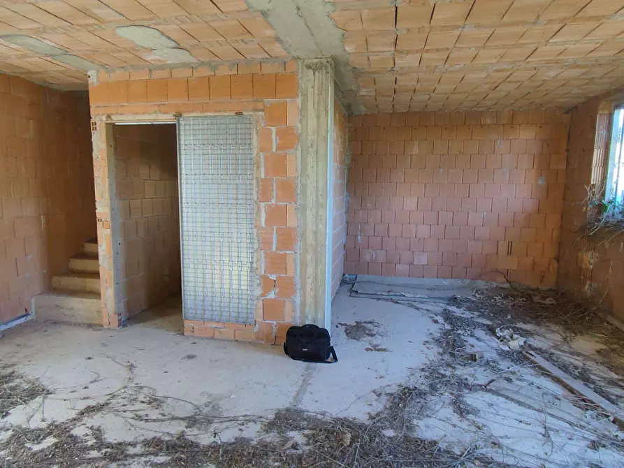 Immagine 10 di Villa in vendita  a Trovo