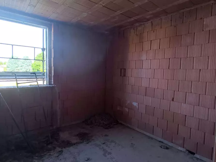 Immagine 19 di Villa in vendita  a Trovo