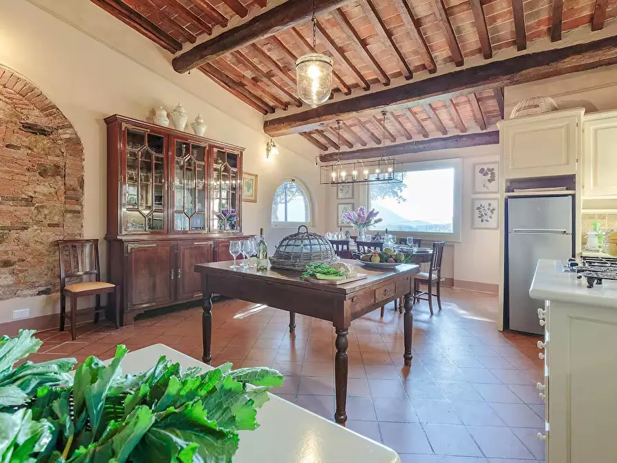 Immagine 21 di Villa in vendita  a Lucca
