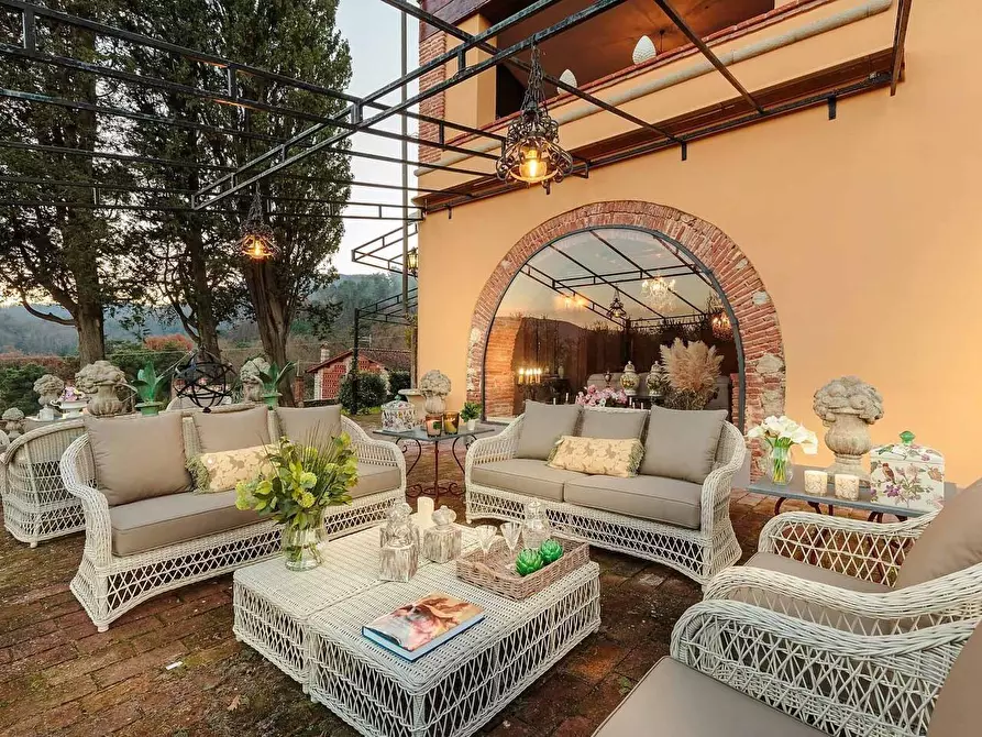 Immagine 52 di Villa in vendita  a Lucca