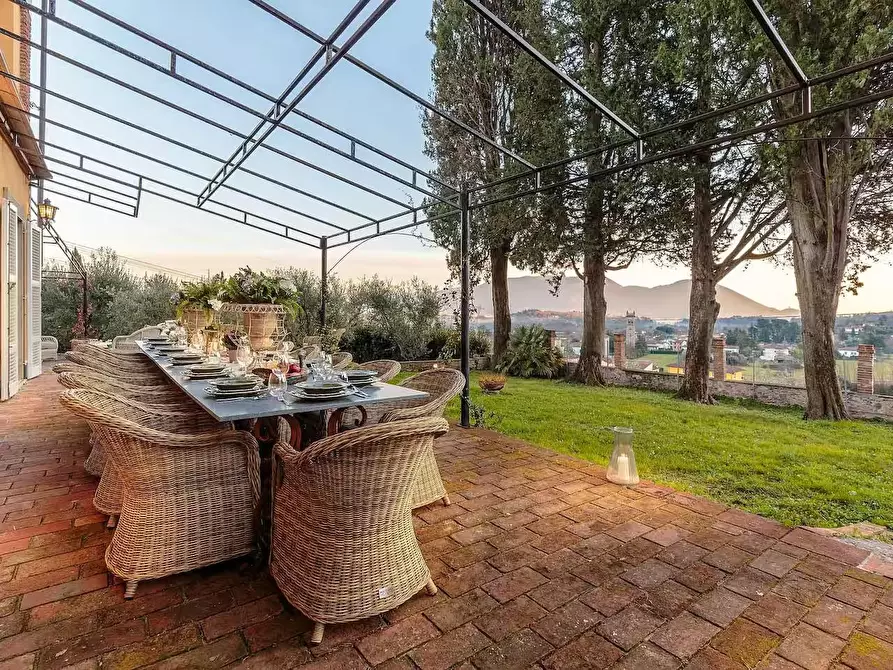 Immagine 48 di Villa in vendita  a Lucca