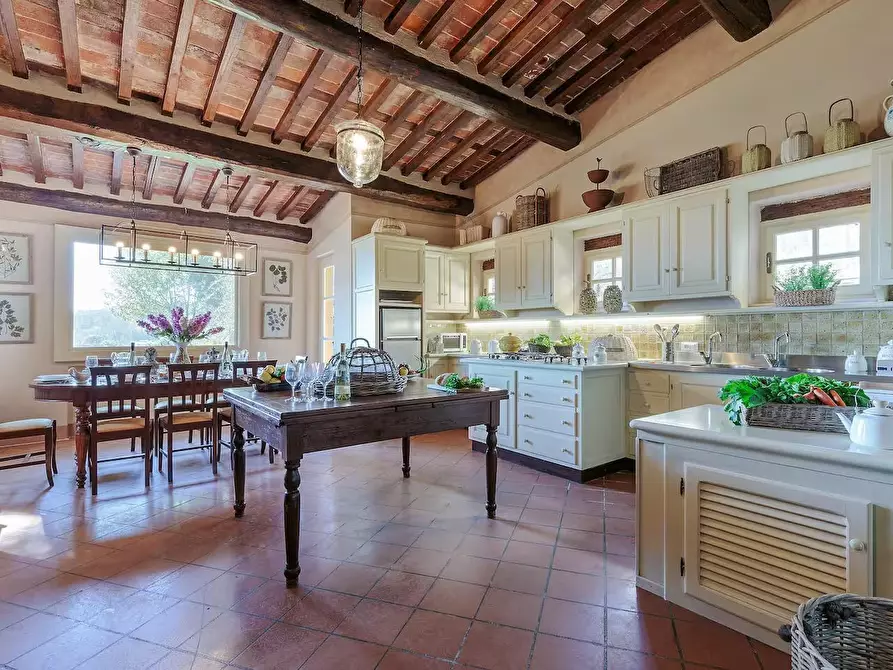 Immagine 20 di Villa in vendita  a Lucca