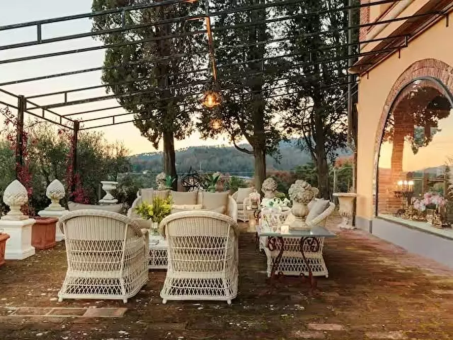 Immagine 47 di Villa in vendita  a Lucca