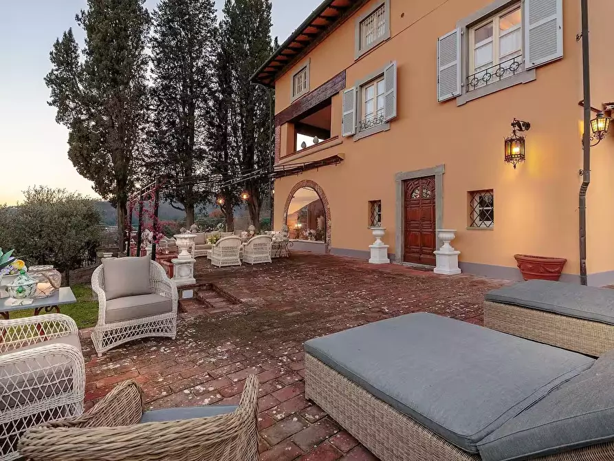Immagine 54 di Villa in vendita  a Lucca