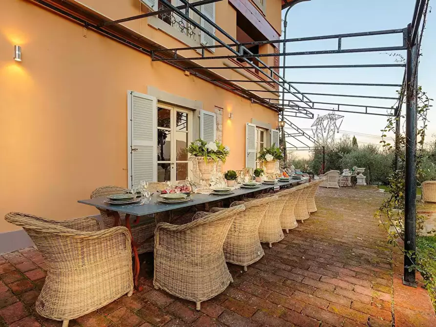 Immagine 49 di Villa in vendita  a Lucca