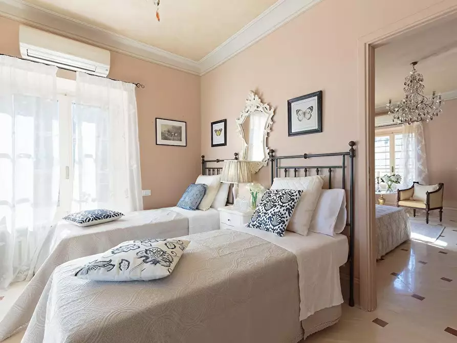 Immagine 33 di Villa in vendita  a Lucca