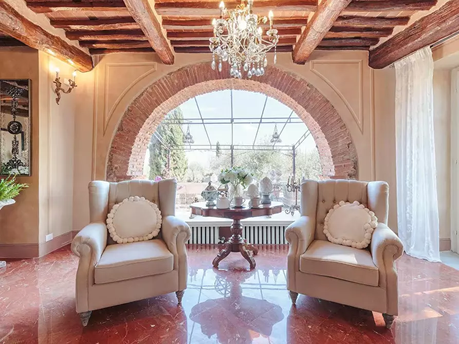Immagine 14 di Villa in vendita  a Lucca