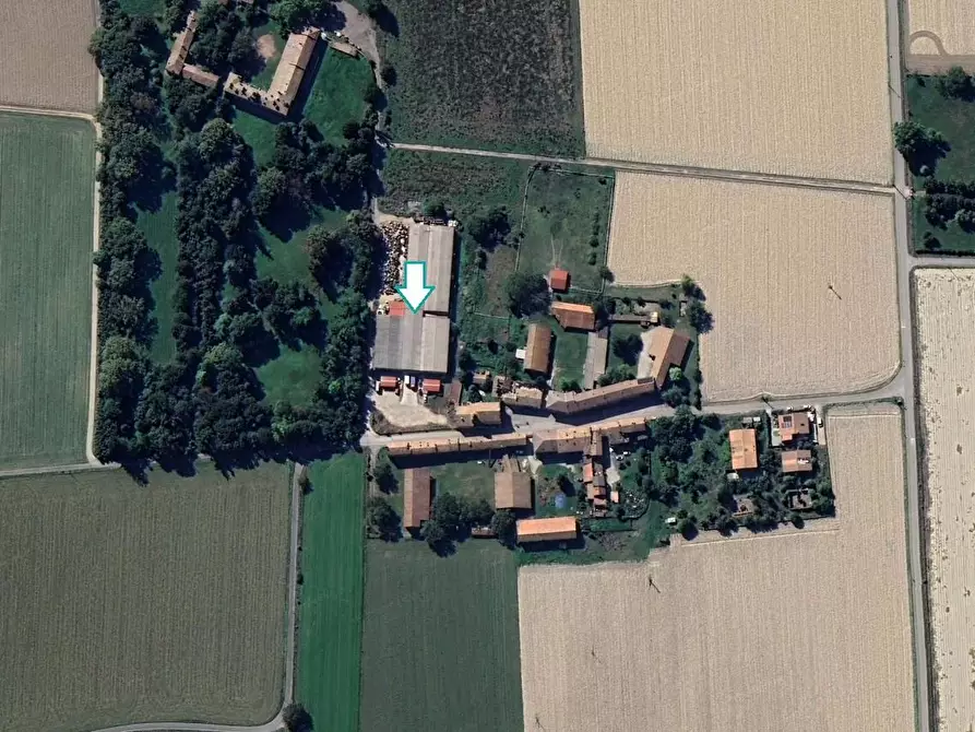 Immagine 3 di Attività artigianale in vendita  a Voghera