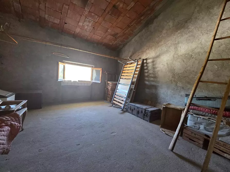 Immagine 34 di Casa indipendente in vendita  a Lucca