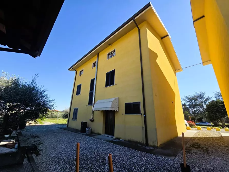 Immagine 37 di Casa indipendente in vendita  a Lucca