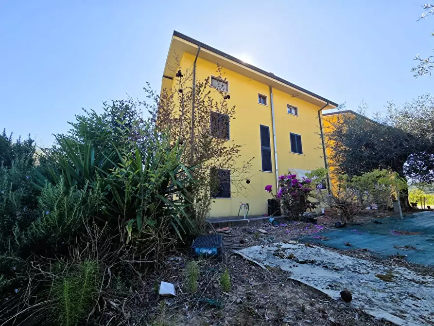 Immagine 43 di Casa indipendente in vendita  a Lucca