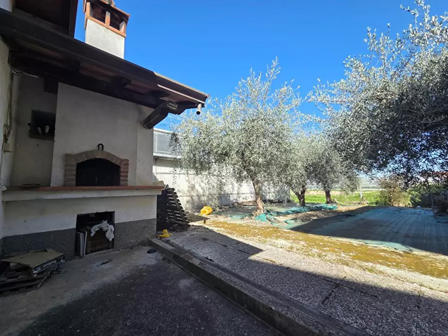 Immagine 39 di Casa indipendente in vendita  a Lucca