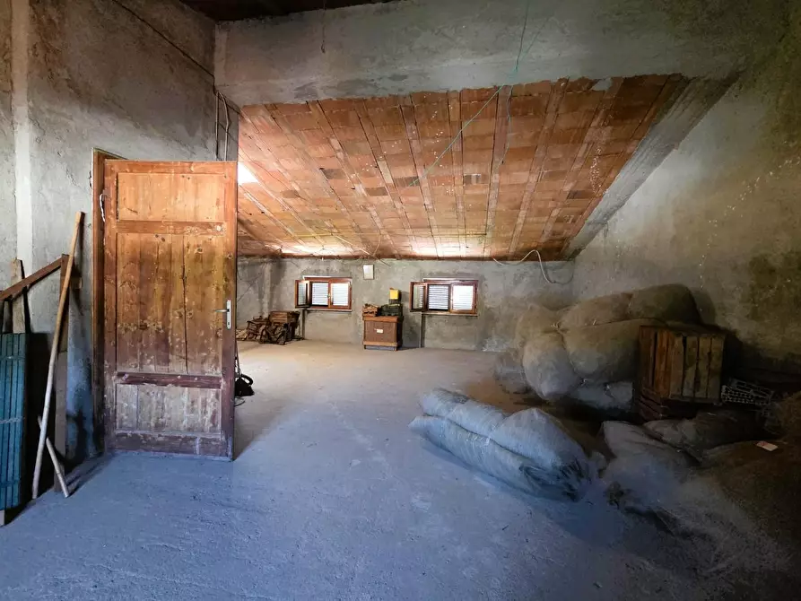 Immagine 32 di Casa indipendente in vendita  a Lucca