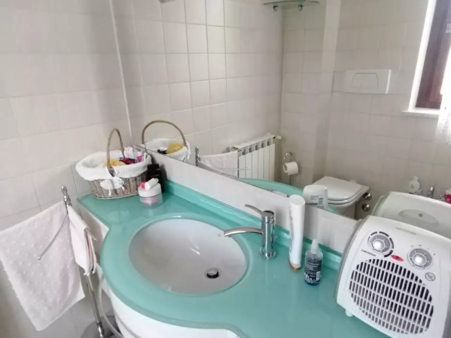 Immagine 30 di Villetta a schiera in vendita  a Massa