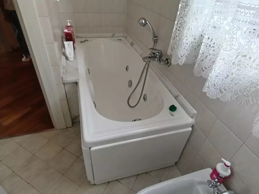 Immagine 31 di Villetta a schiera in vendita  a Massa