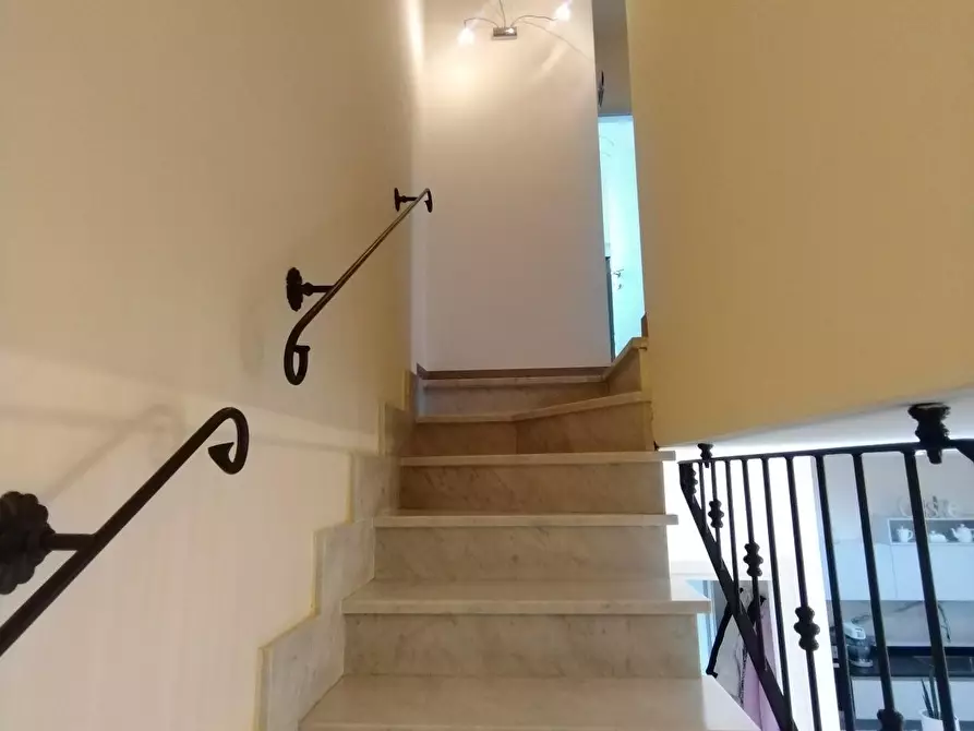 Immagine 24 di Villetta a schiera in vendita  a Massa