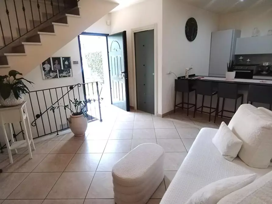 Immagine 9 di Villetta a schiera in vendita  a Massa