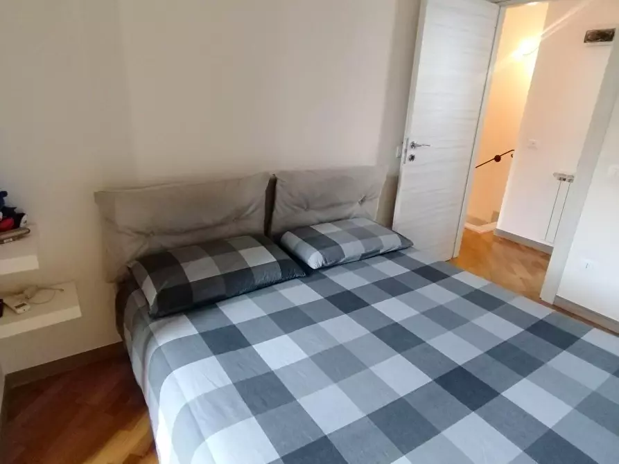 Immagine 29 di Villetta a schiera in vendita  a Massa