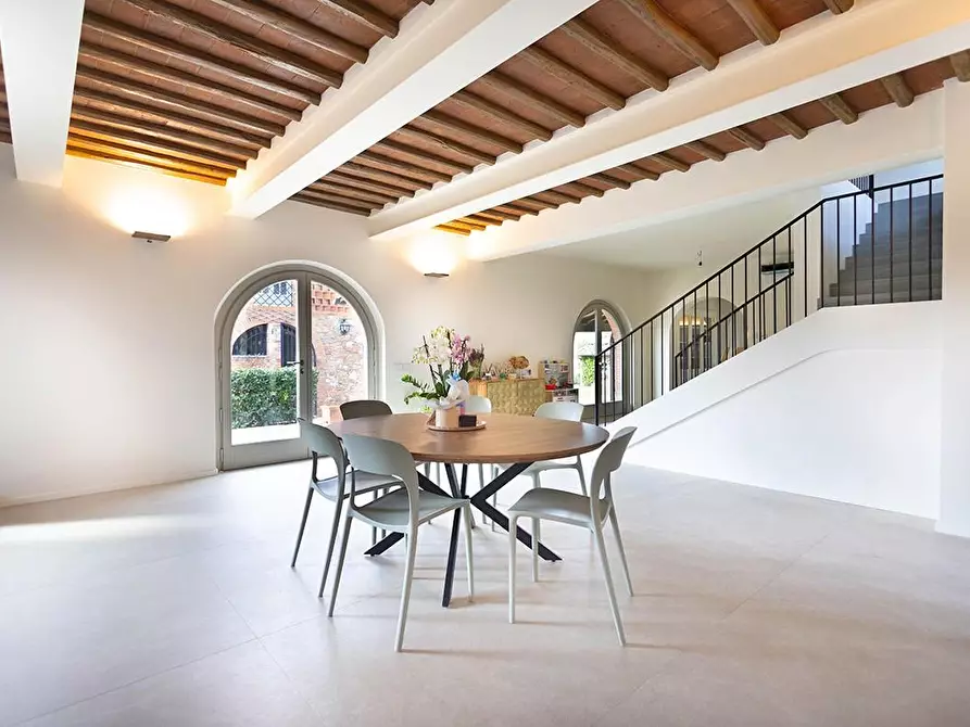 Immagine 26 di Casa colonica in vendita  a Capannori
