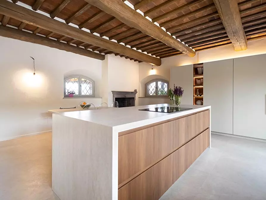 Immagine 27 di Casa colonica in vendita  a Capannori