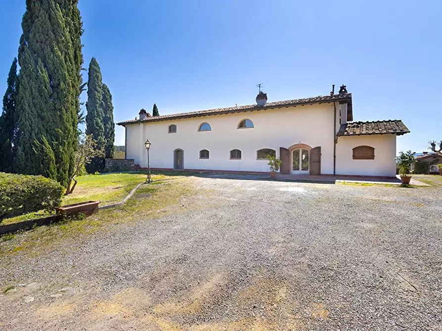 Immagine 45 di Casa colonica in vendita  a Capannori