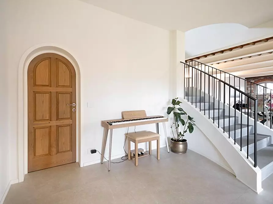 Immagine 36 di Casa colonica in vendita  a Capannori