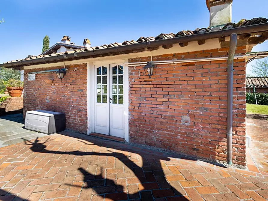 Immagine 44 di Casa colonica in vendita  a Capannori