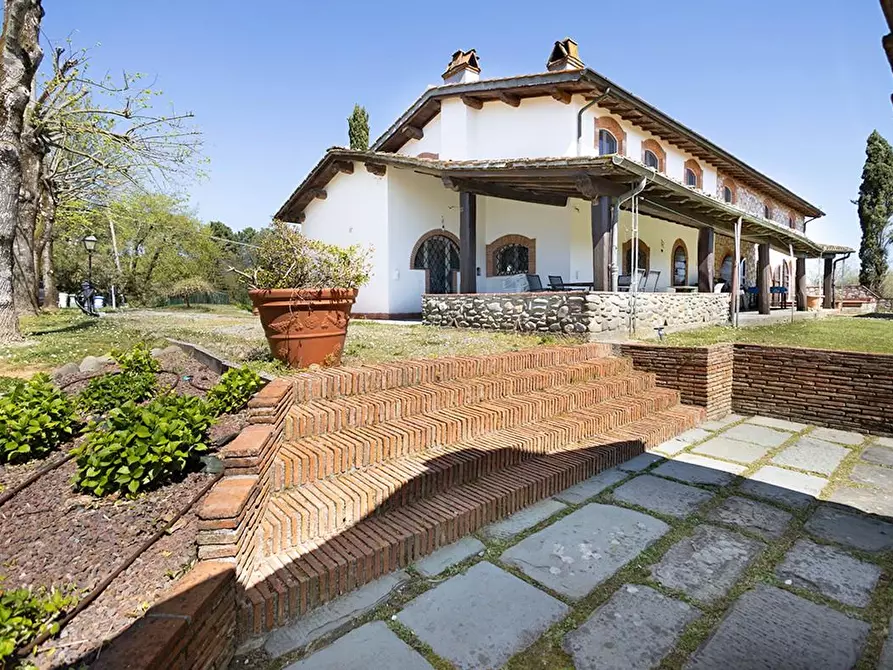 Immagine 8 di Casa colonica in vendita  a Capannori