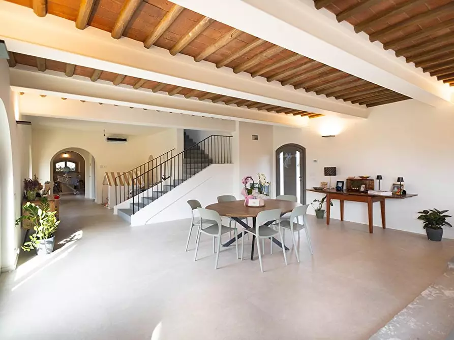 Immagine 30 di Casa colonica in vendita  a Capannori