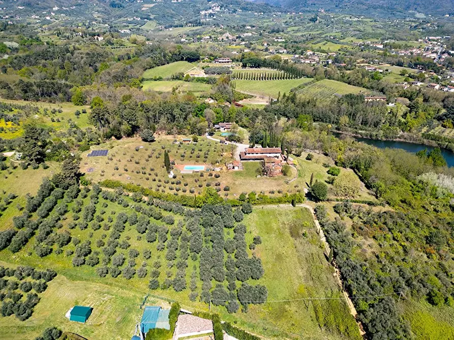 Immagine 22 di Casa colonica in vendita  a Capannori