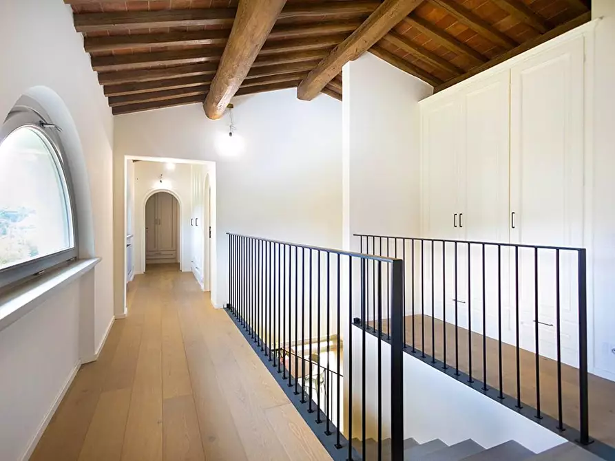 Immagine 34 di Casa colonica in vendita  a Capannori