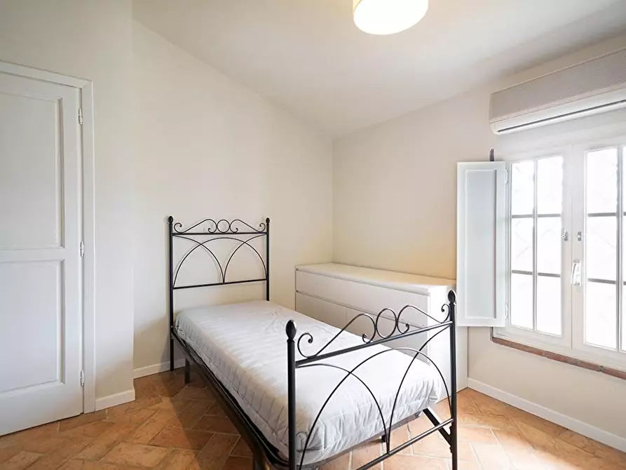 Immagine 51 di Casa colonica in vendita  a Capannori