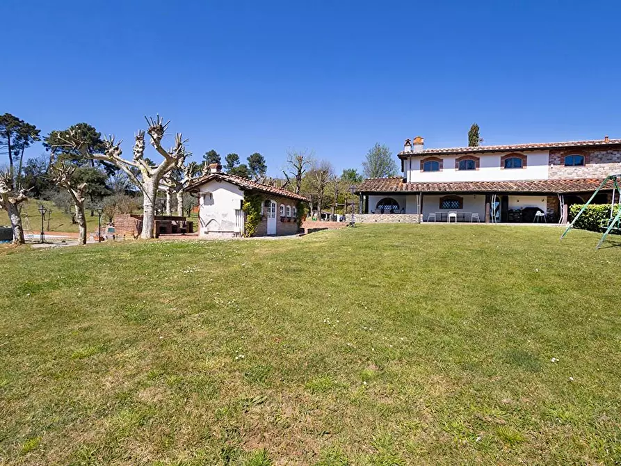 Immagine 6 di Casa colonica in vendita  a Capannori