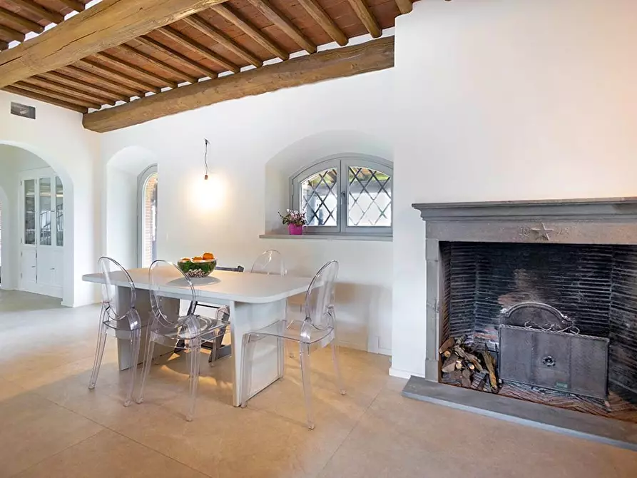 Immagine 13 di Casa colonica in vendita  a Capannori