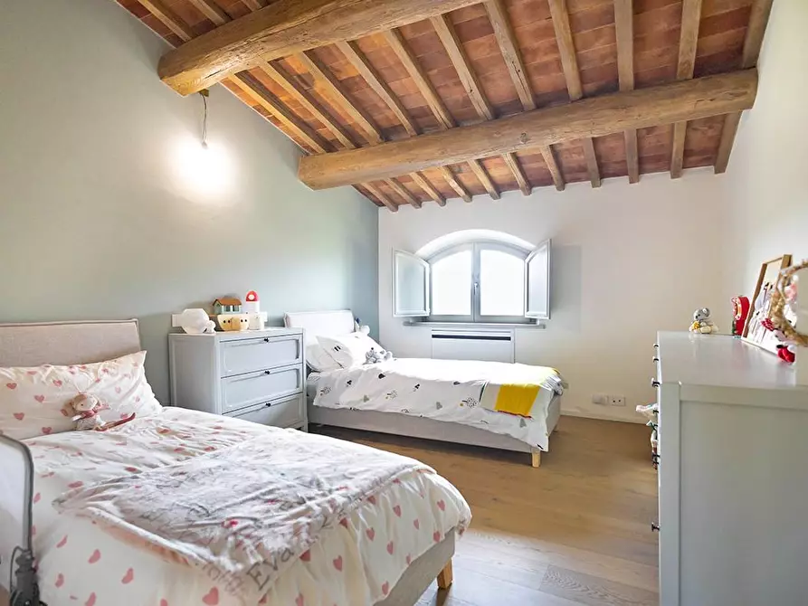 Immagine 31 di Casa colonica in vendita  a Capannori